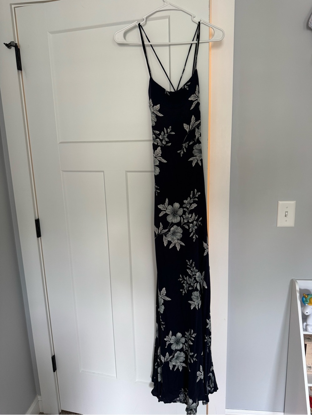 Lulu's Navy Dress with White Floral Leaf Print - Picture 1 of 5